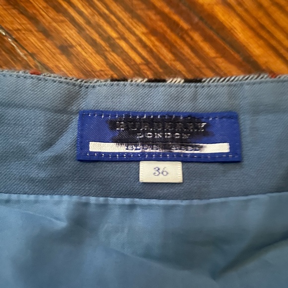 Vintage Burberry Mini skirt - Picture 5 of 7